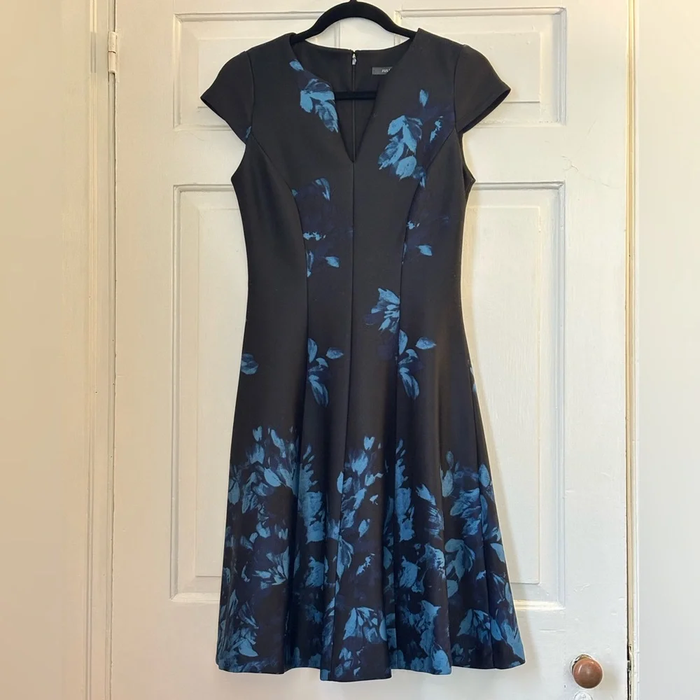 Julia Jordan Floral Scuba Cap Sleeve V Neck Dress, size 4 - Picture 1 of 5